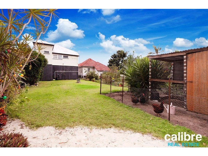 18 Newbery Street, Newmarket QLD 4051