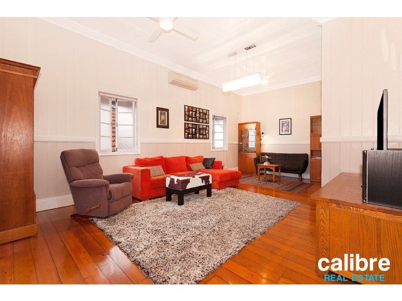 18 Newbery Street, Newmarket QLD 4051