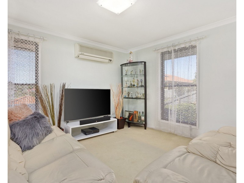 5 Mareeba Court, Arana Hills QLD 4054