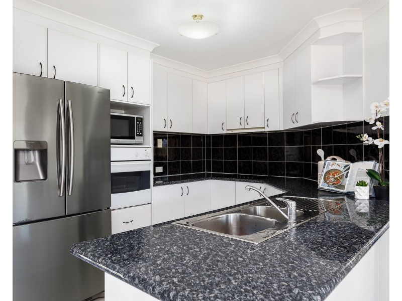 5 Mareeba Court, Arana Hills QLD 4054