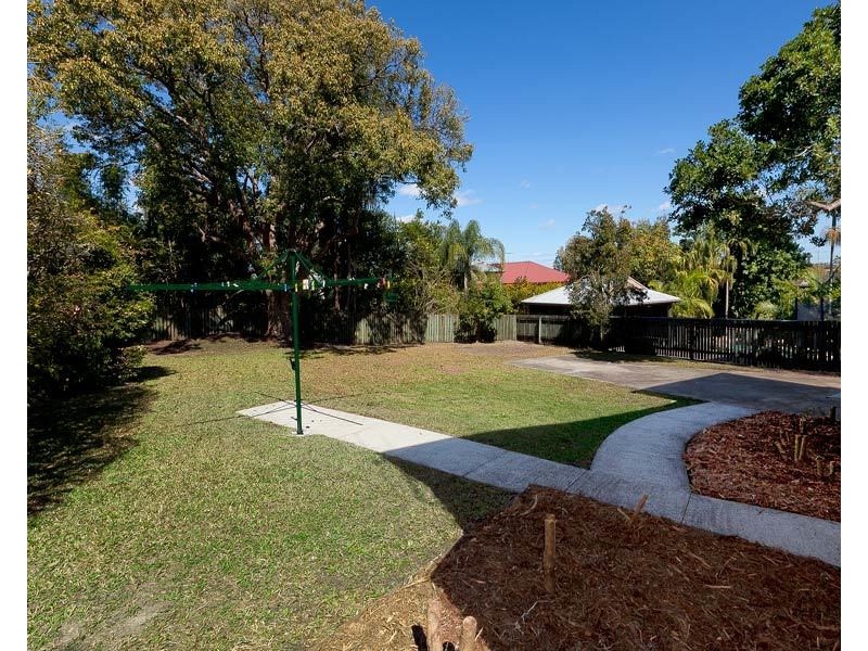 27 Parooba Avenue, Camp Hill QLD 4152