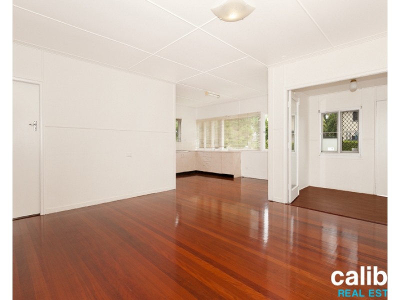 8 Duke Street, Cannon Hill QLD 4170