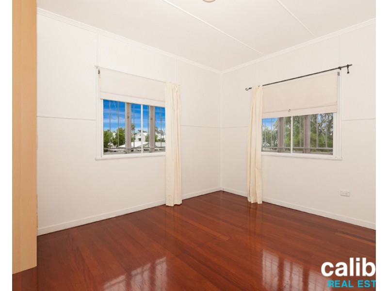 8 Duke Street, Cannon Hill QLD 4170
