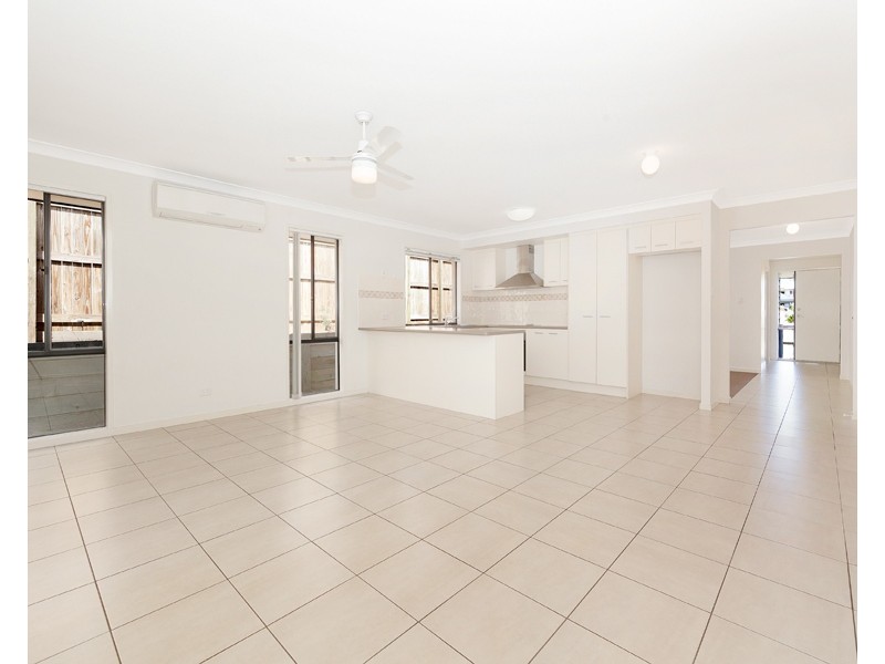 10 Barrington Street, Springfield Lakes QLD 4300