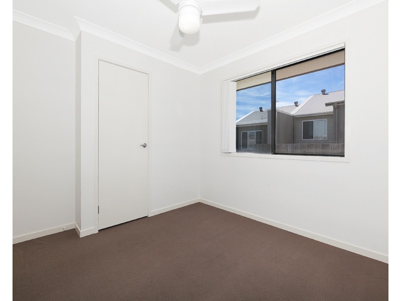 10 Barrington Street, Springfield Lakes QLD 4300