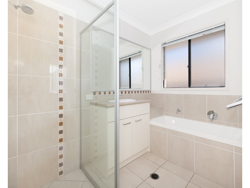 10 Barrington Street, Springfield Lakes QLD 4300