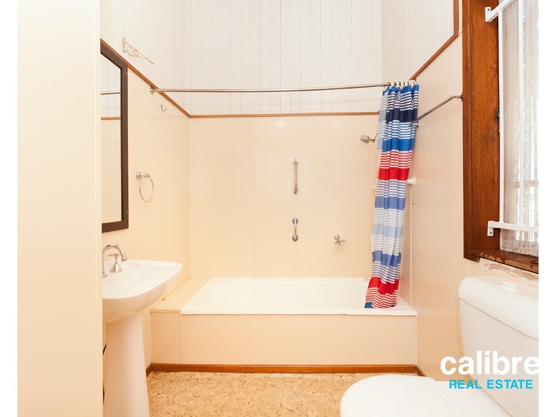 8 Rialto Street, Coorparoo QLD 4151