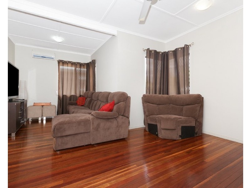 10 Calston Street, Oxley QLD 4075