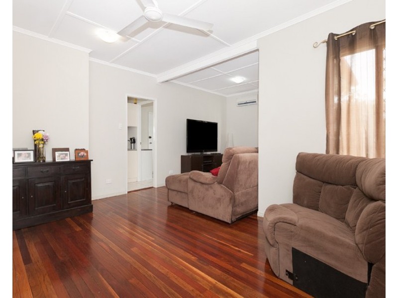 10 Calston Street, Oxley QLD 4075