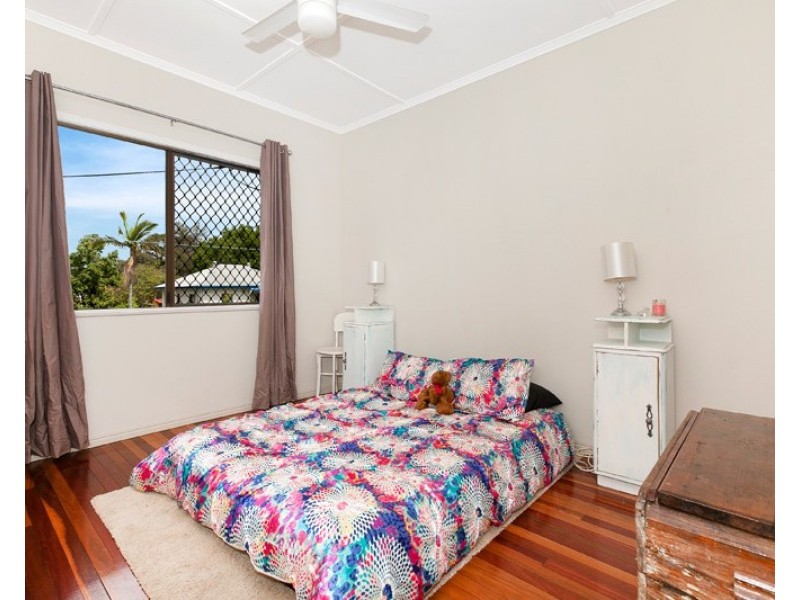 10 Calston Street, Oxley QLD 4075