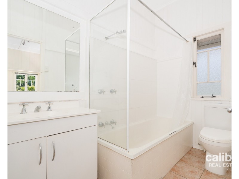 26 Howard Street, Grange QLD 4051