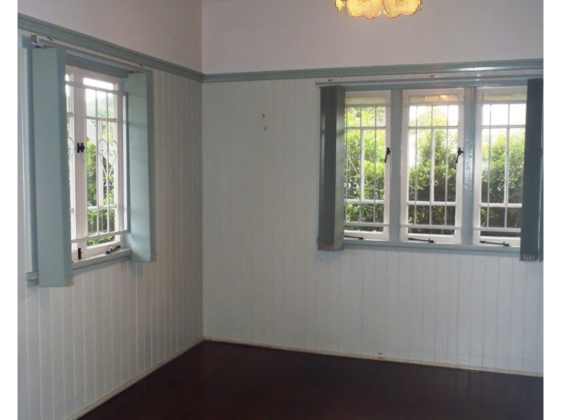 26 Howard Street, Grange QLD 4051