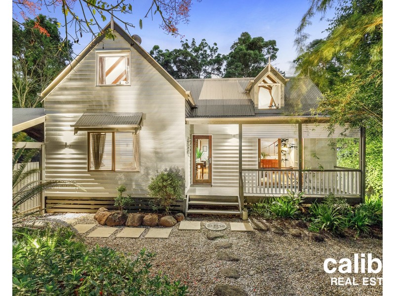 4 Tonnere Court, Eatons Hill QLD 4037