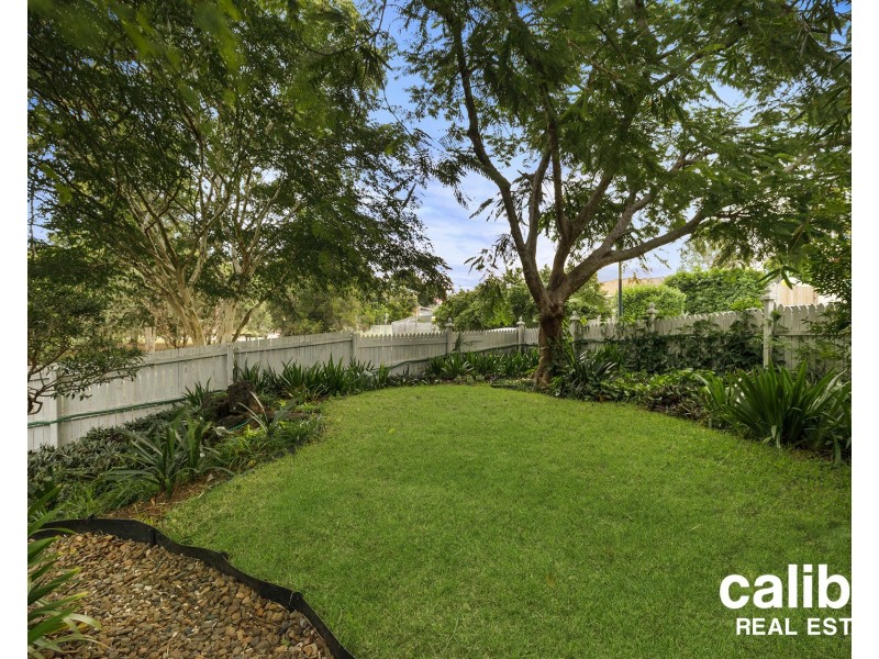 4 Tonnere Court, Eatons Hill QLD 4037