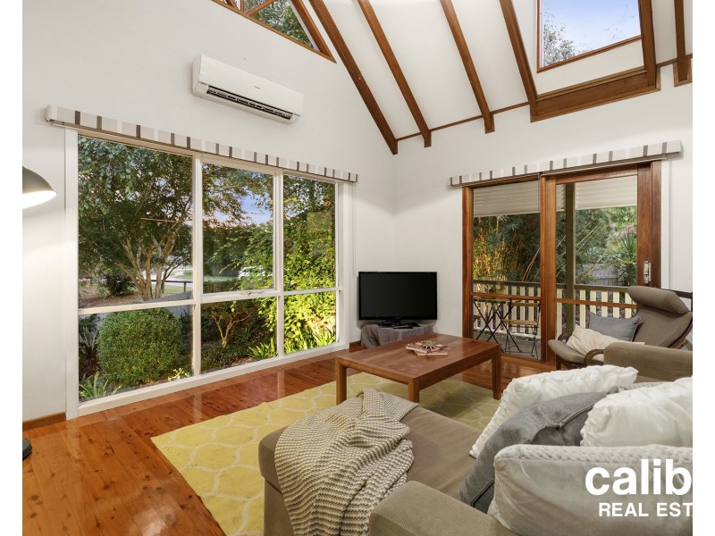 4 Tonnere Court, Eatons Hill QLD 4037