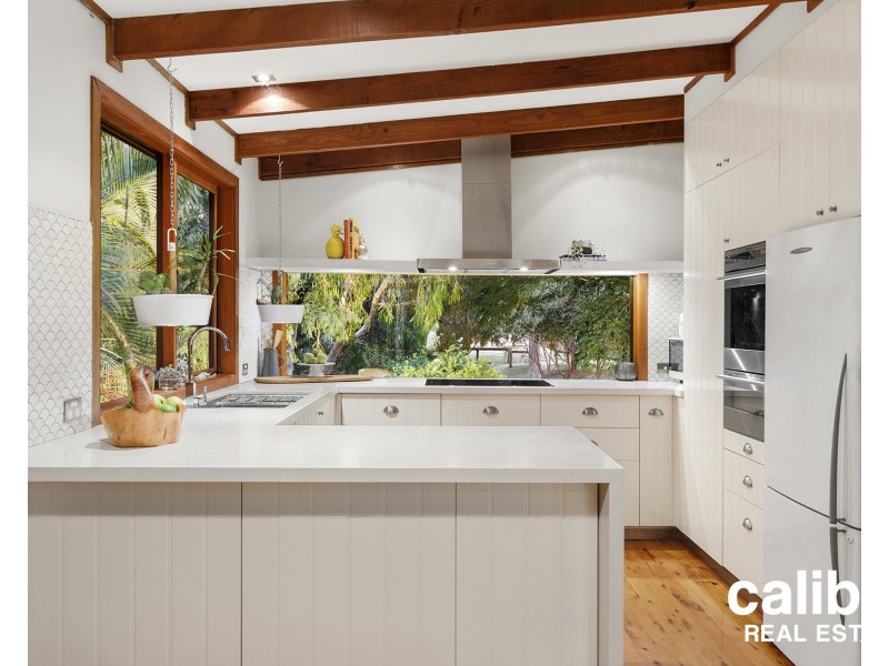 4 Tonnere Court, Eatons Hill QLD 4037