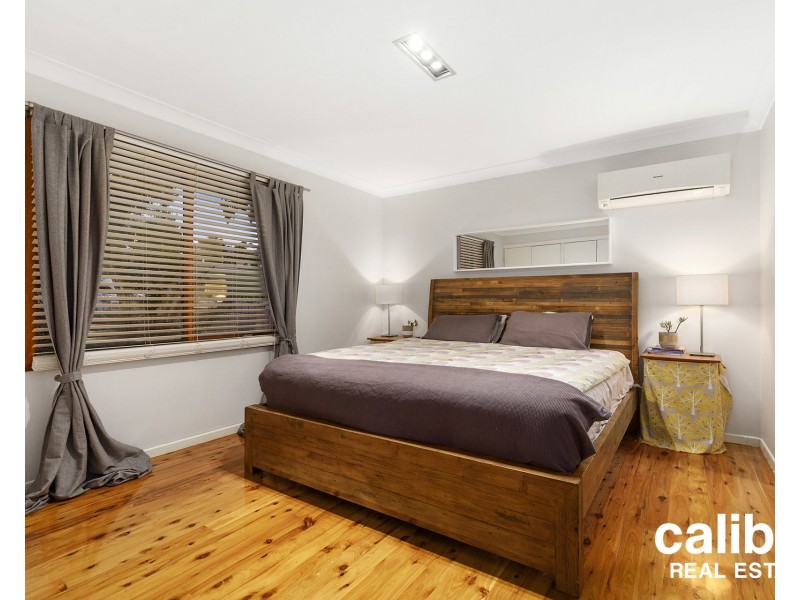 4 Tonnere Court, Eatons Hill QLD 4037