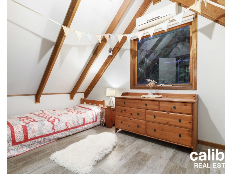 4 Tonnere Court, Eatons Hill QLD 4037