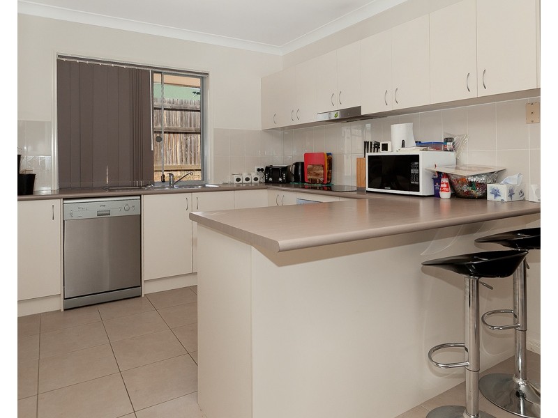 85 High Street, Blackstone QLD 4304