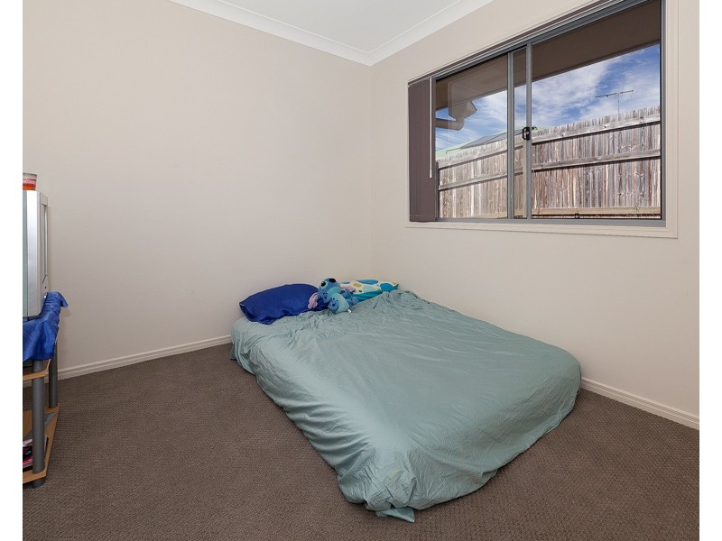 85 High Street, Blackstone QLD 4304