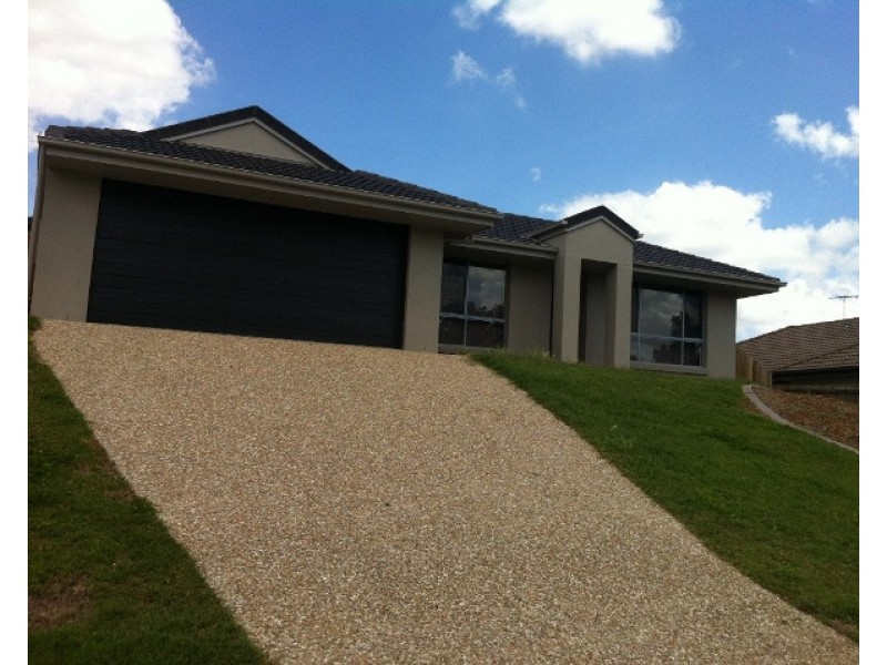 85 High Street, Blackstone QLD 4304