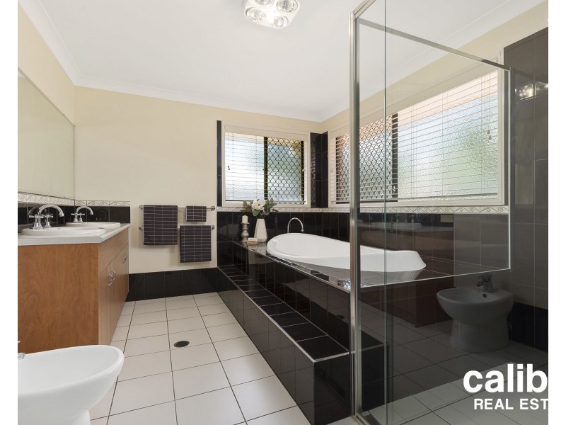 36 Riversleigh Crescent, Eatons Hill QLD 4037