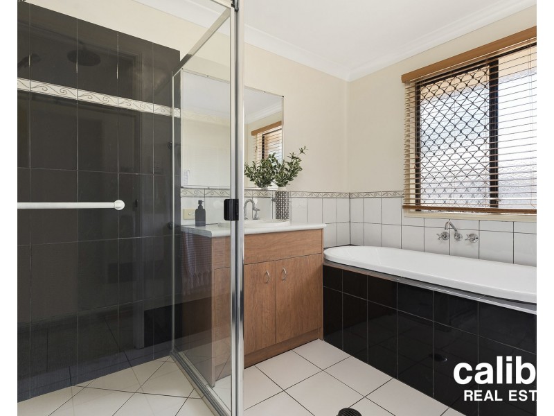 36 Riversleigh Crescent, Eatons Hill QLD 4037