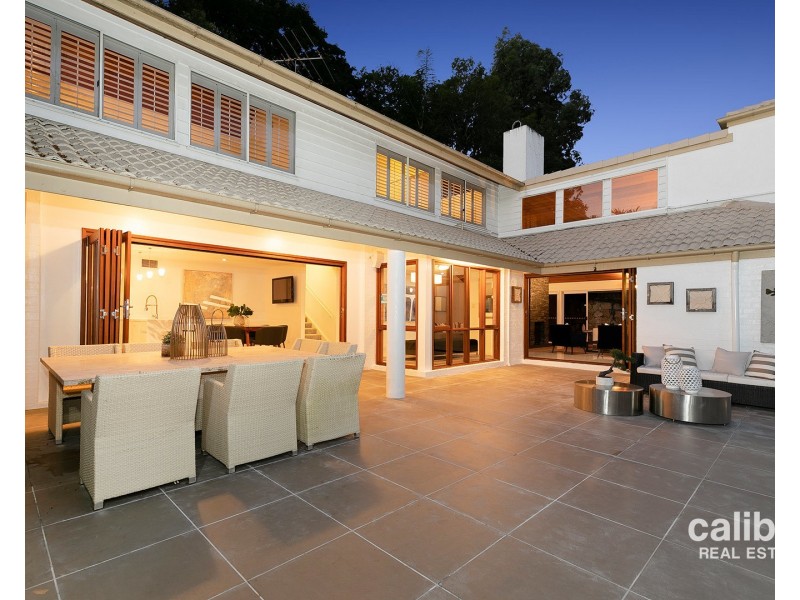 102 Carinya Street, Indooroopilly QLD 4068