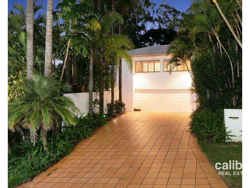 102 Carinya Street, Indooroopilly QLD 4068