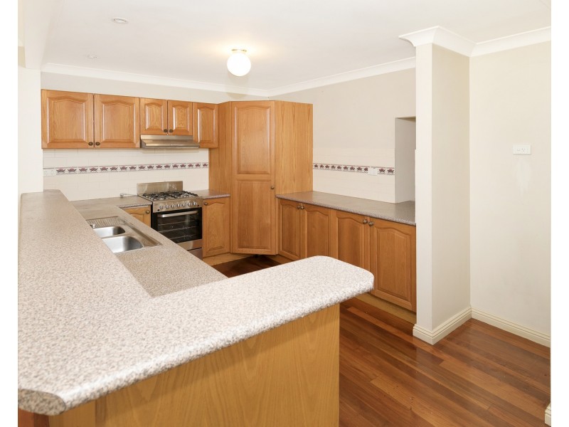 2/10 Cook Street, Red Hill QLD 4059