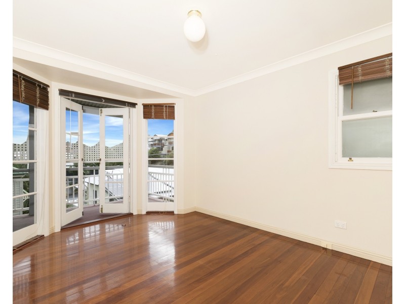2/10 Cook Street, Red Hill QLD 4059