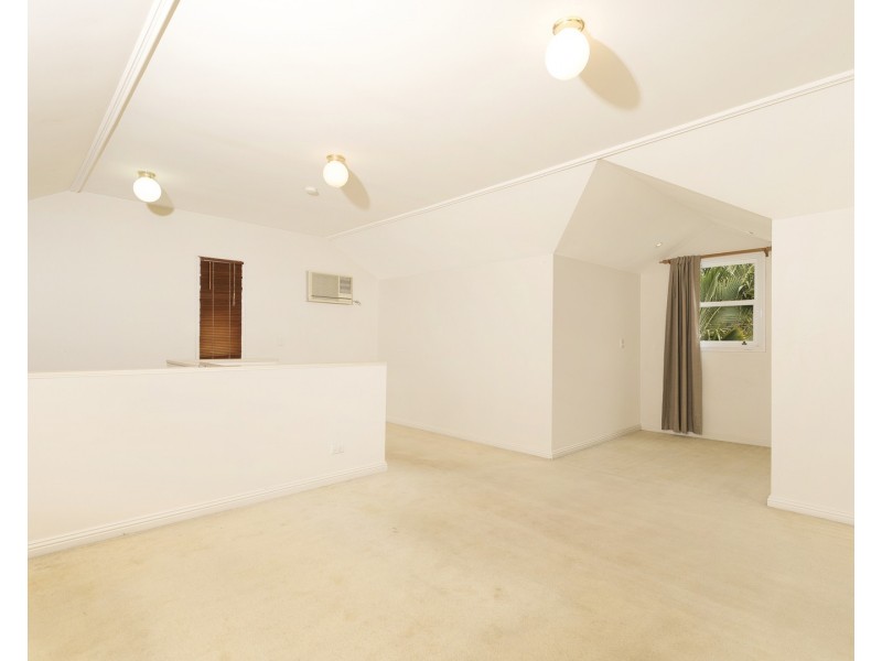 2/10 Cook Street, Red Hill QLD 4059