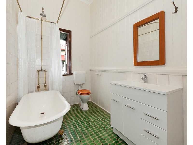 141 Temple Street, Coorparoo QLD 4151