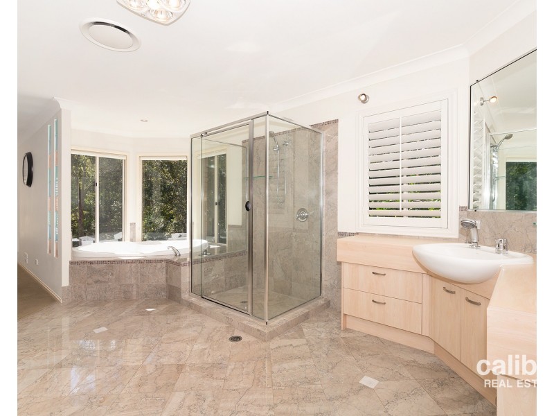 19 Pender Street, The Gap QLD 4061