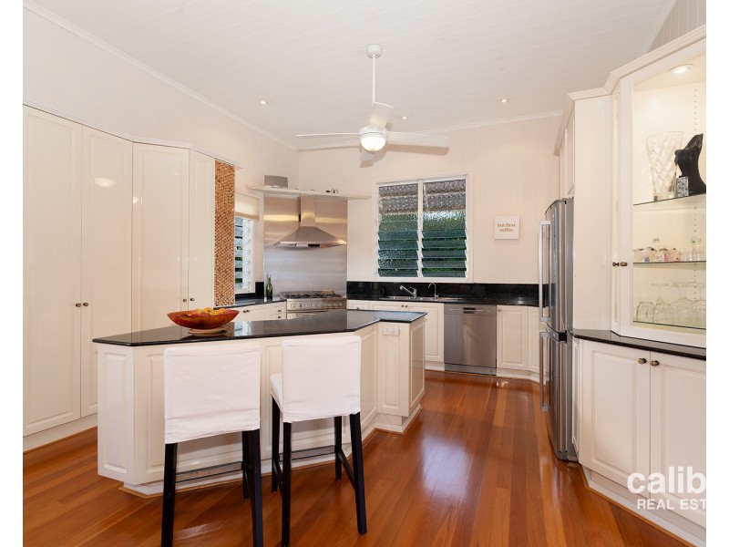 9 The Drive, Bardon QLD 4065