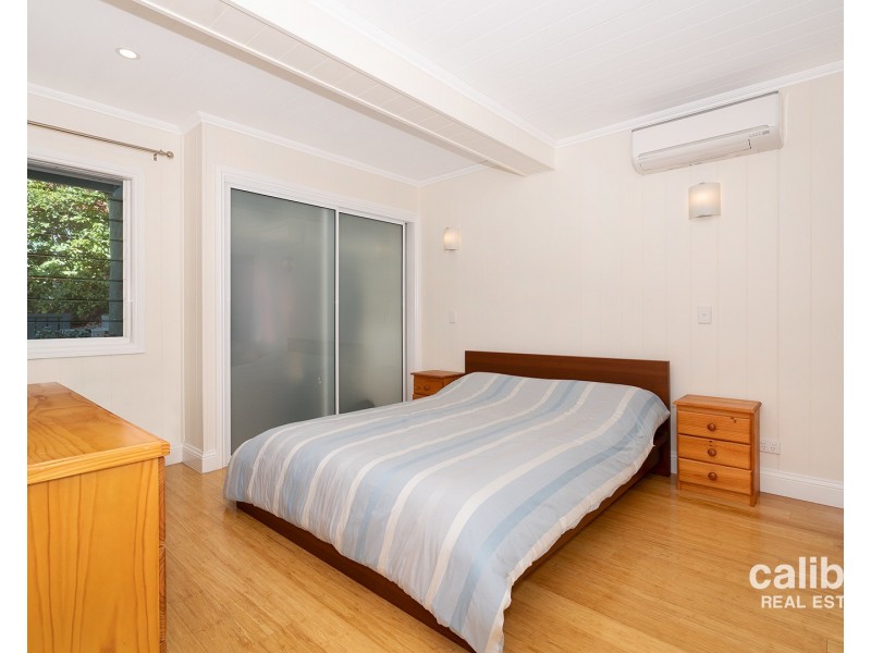 9 The Drive, Bardon QLD 4065