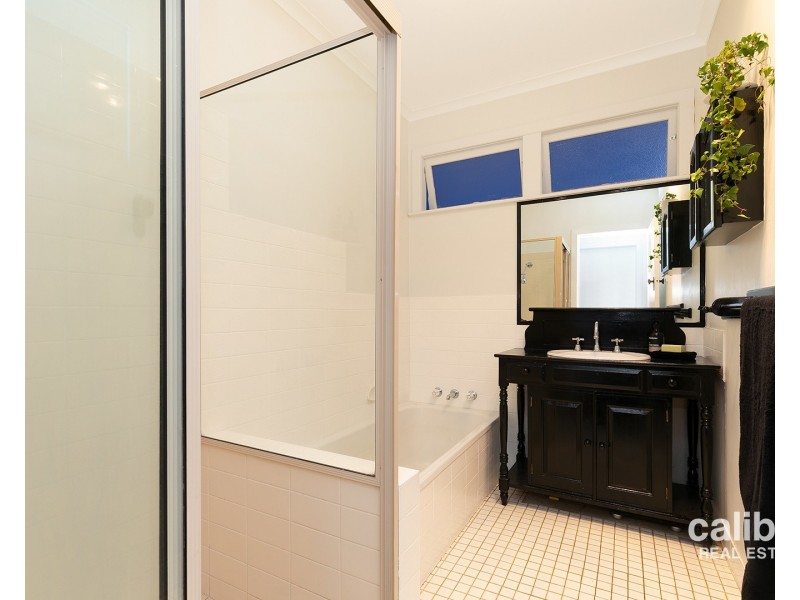 91 Coronation Street, Bardon QLD 4065