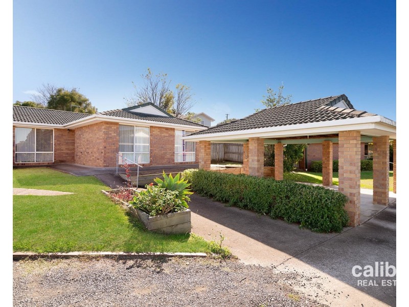 2/8 Louise Court, Silkstone QLD 4304