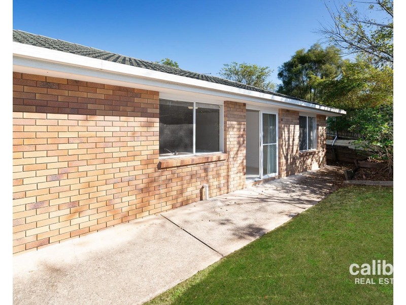 2/8 Louise Court, Silkstone QLD 4304