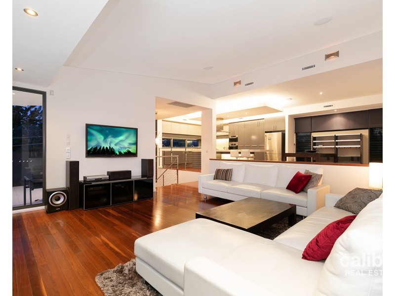 23 Churchward Street, Greenslopes QLD 4120