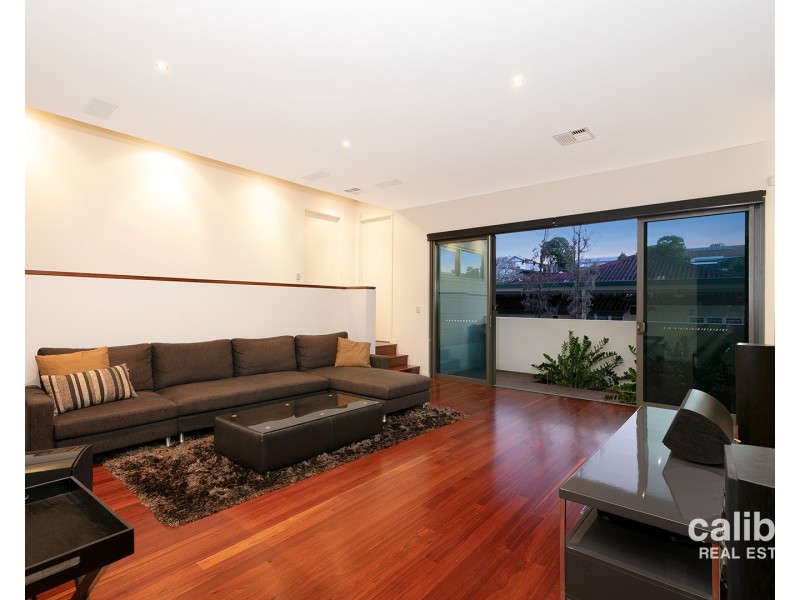 23 Churchward Street, Greenslopes QLD 4120