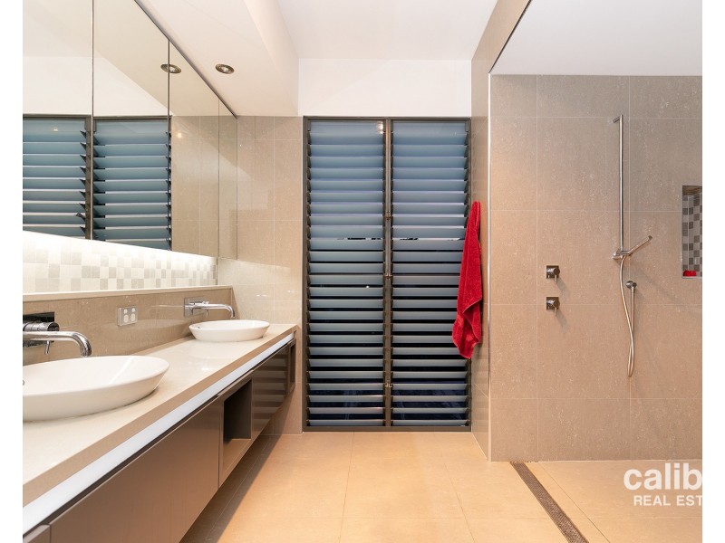 23 Churchward Street, Greenslopes QLD 4120