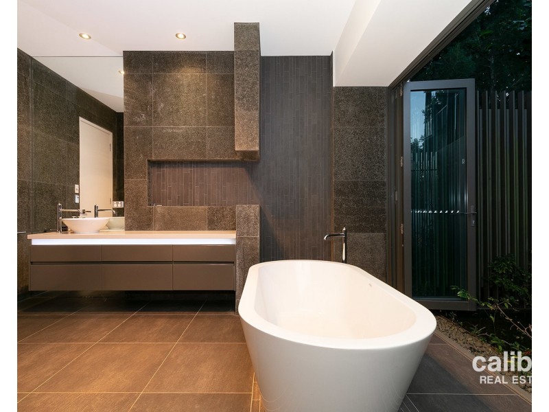 23 Churchward Street, Greenslopes QLD 4120