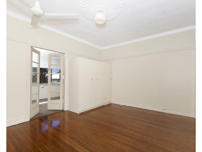 22 Morgan Terrace, Bardon QLD 4065