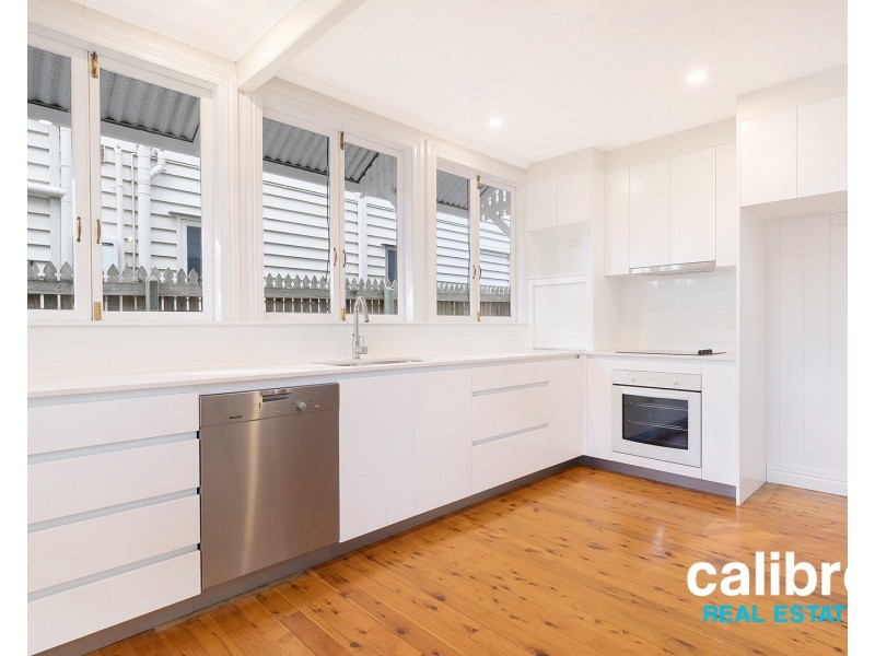 15 Zig Zag Street, Red Hill QLD 4059