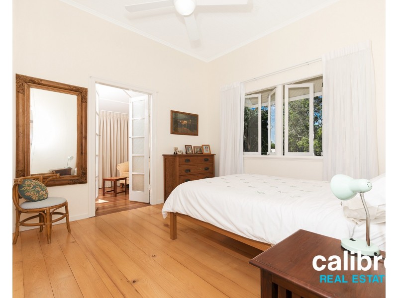 38 Cecil Road, Bardon QLD 4065