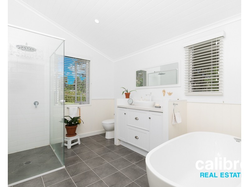 38 Cecil Road, Bardon QLD 4065