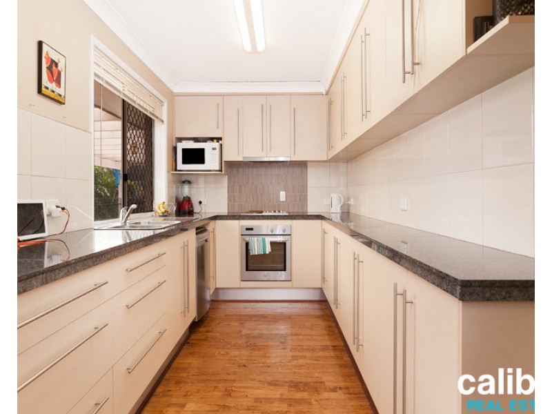 18 Corypha Crescent, Calamvale QLD 4116