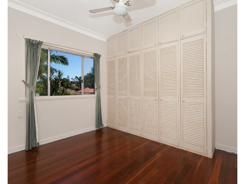 24 Long Street, Camp Hill QLD 4152