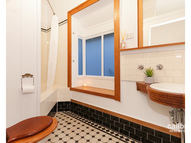 6 Cross Street, Red Hill QLD 4059